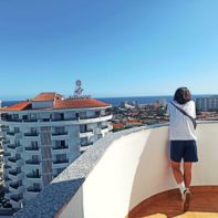 Blick aufs Meer vom Dach eines Hotels auf Gran Canaria