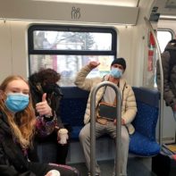 Fundraiser in der Bahn auf dem Weg zum Einsatzort